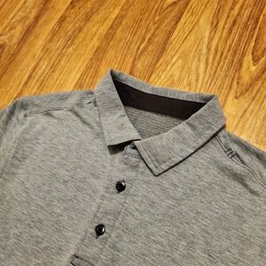 Lululemon Evolution Polo Shirt Men Small‎ Gray Performance Short Sleeve